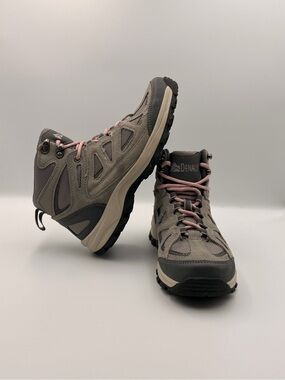 Denali Men's Gray Hiking Boots with Pink Laces